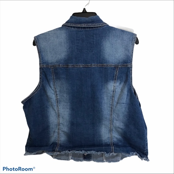 Maurices - Picture 4 of 9